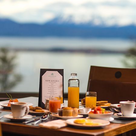 Arakur Ushuaia Resort & Spa Exteriör bild Breakfast at the Lake House