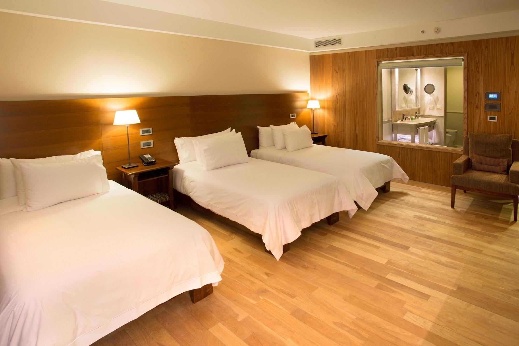 Arakur Ushuaia Resort & Spa Exteriör bild A room at the hotel