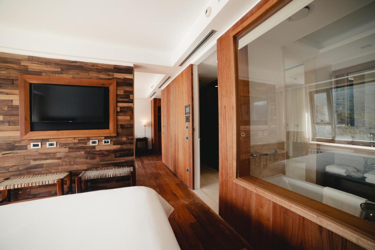 Arakur Ushuaia Resort & Spa Exteriör bild A sliding door