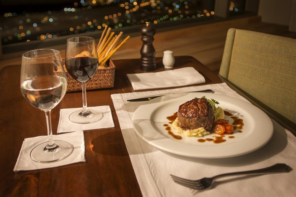 Arakur Ushuaia Resort & Spa Exteriör bild A steak prepared in the French style