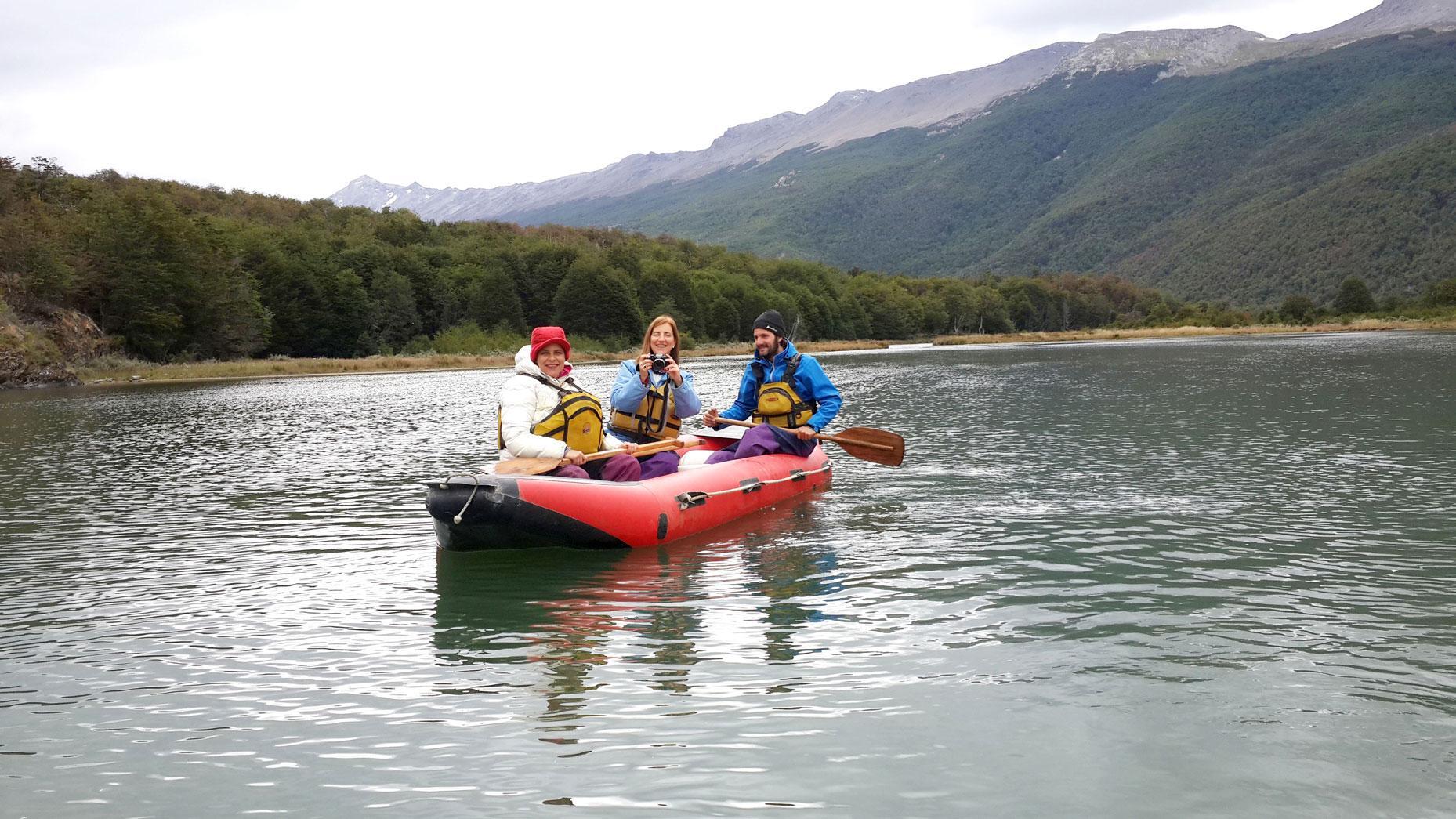 Arakur Ushuaia Resort & Spa Exteriör bild A 3-person inflatable kayak