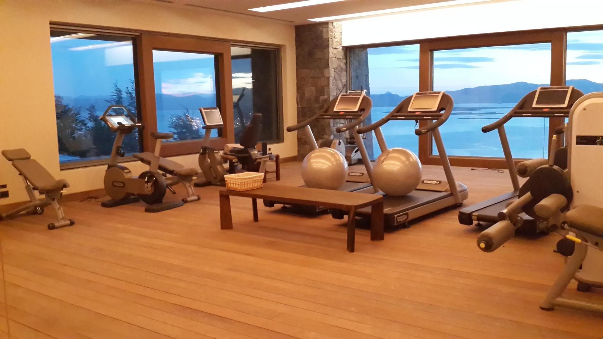 Arakur Ushuaia Resort & Spa Exteriör bild A gym at a hotel