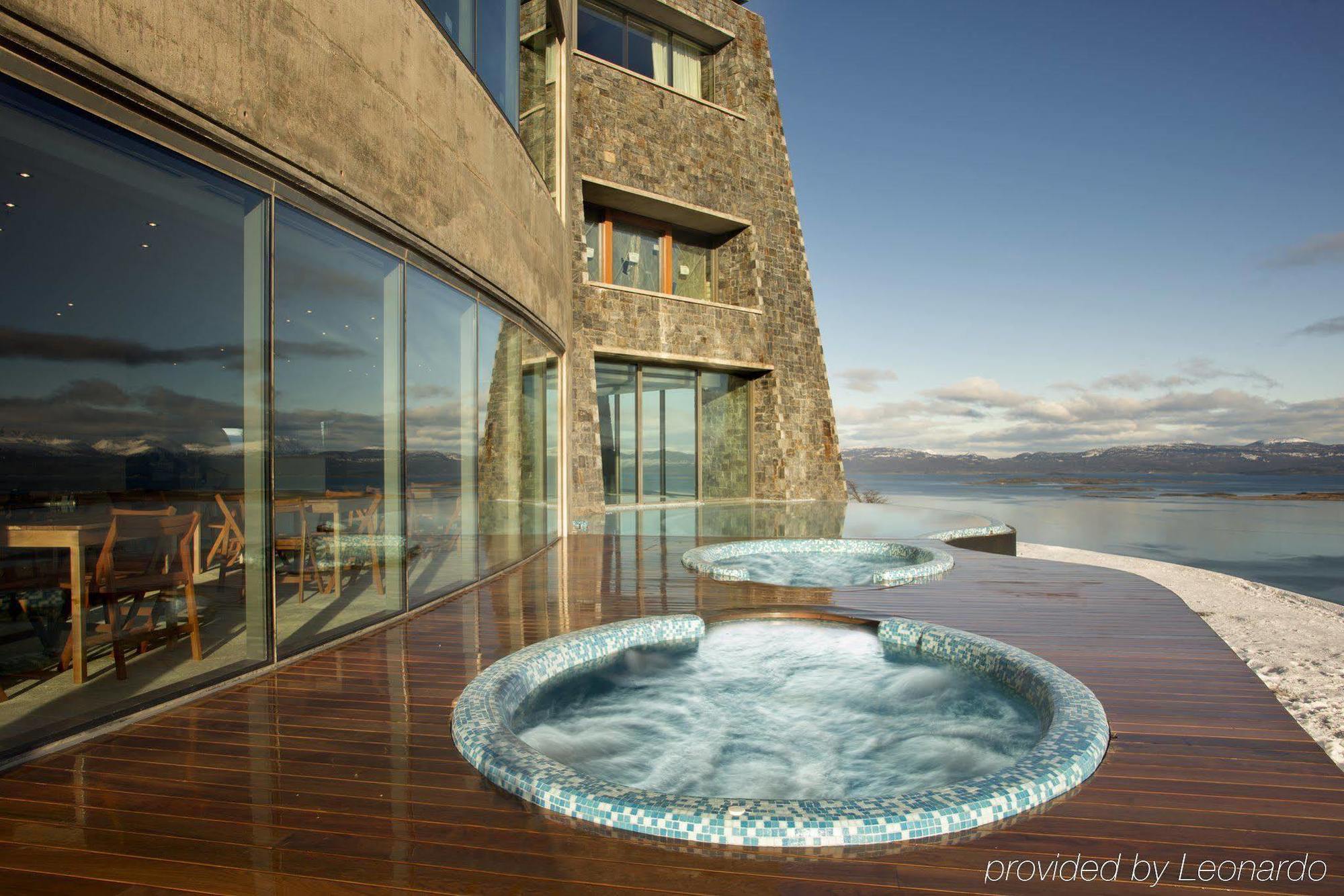 Arakur Ushuaia Resort & Spa Exteriör bild The hot tubs at the hotel